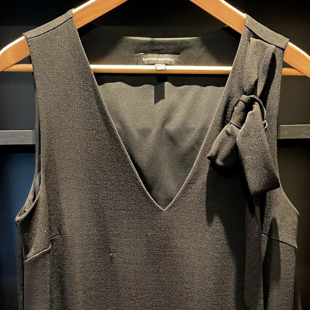 Black Banana Republic V Neck Dress Size M